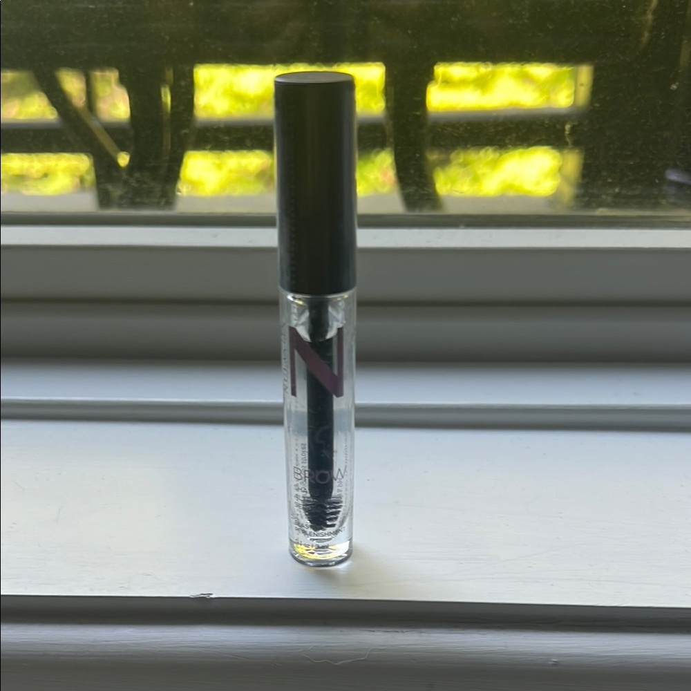 Nulastin Clear Brow Thickening Gel. New and Unopened.